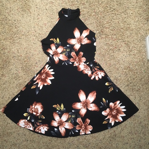 Dresses & Skirts - Floral mock neck skater dress